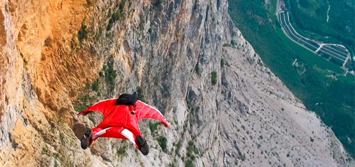 Wingsuit, el más peligroso entre los deportes extremos en el aire