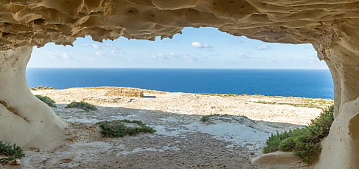 Cueva púnica en Malta
