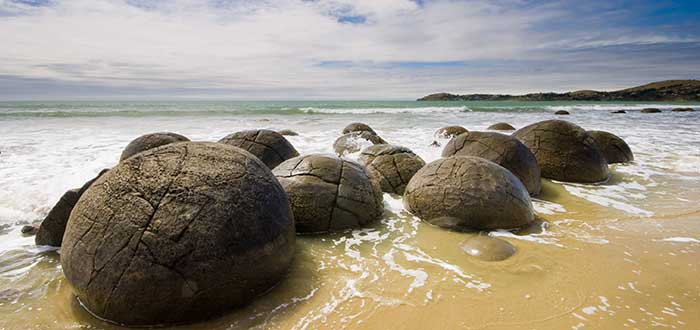 Playas-en-Nueva-Zelanda-piedras-Moeraki