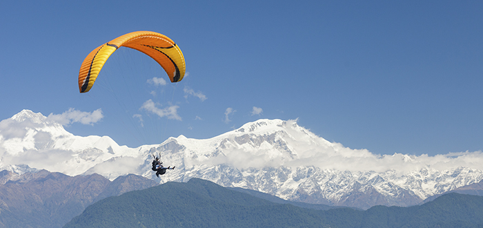 Lugares para hacer deportes extremos: parapente en Nepal